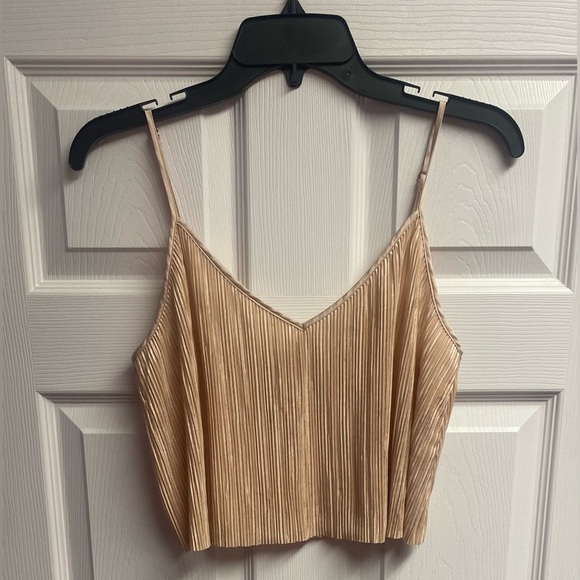 Victoria’s Secret Pleated Metallic/Shimmer Rose Gold Crop Top Size Medium - Picture 1 of 4